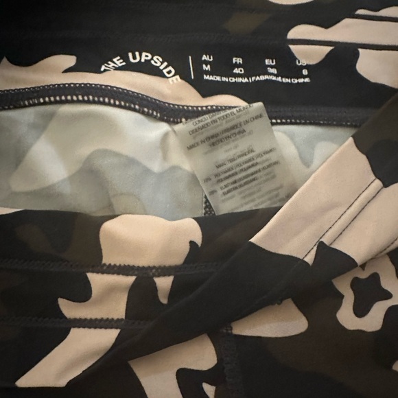 The Upside Leggings - Picture 3 of 4
